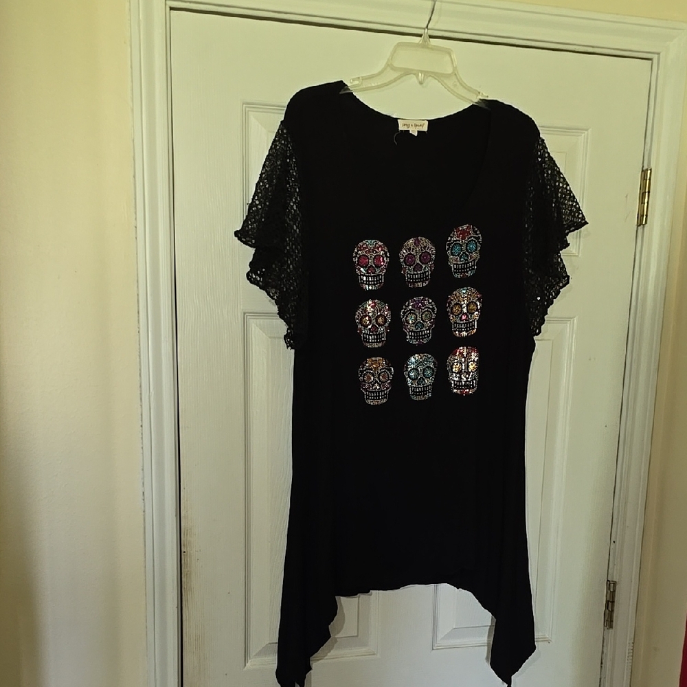 Song N Spirit Black Skull Design Women's Top - Size XXL